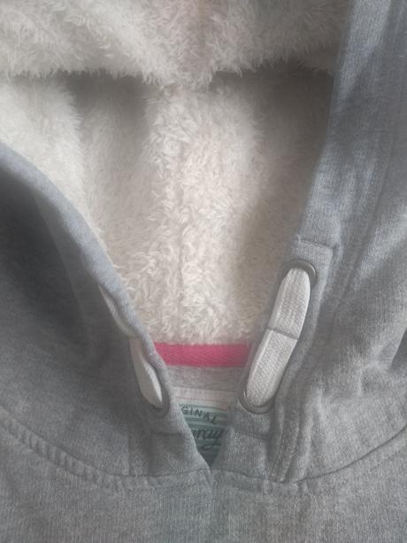 Kvalitná mäkkučká mikinka, manai,152