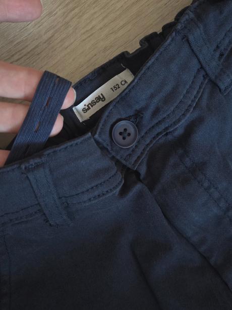 Tmavomodré nohavice, sinsay,152