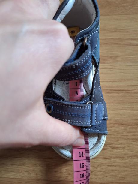 Sandálky, lasocki,21