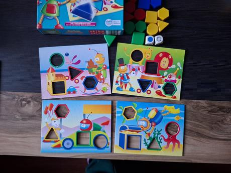 Náučná hra farby a tvary,