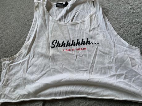 Dievcenske crop tielko, 152