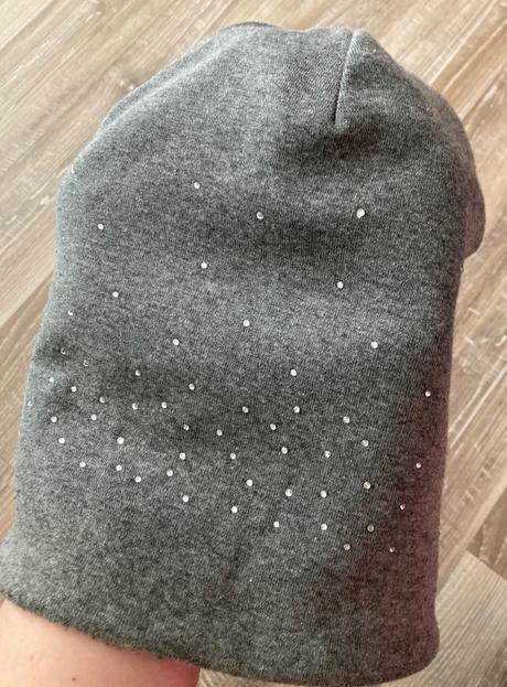 Dámska oteplená čiapka s kamenkami, 