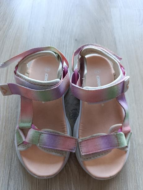 Dievčenské športové sandálky, 29