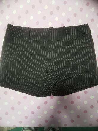 Krátke nohavice elegantné, 40