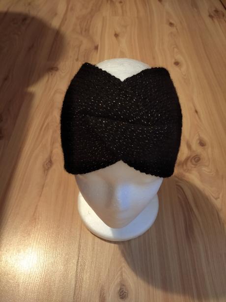 Čelenka so zlatou niťou, 