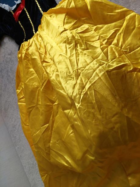 Snehulienka karnevalový kostým veľ.m-l, 