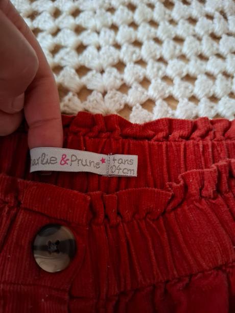 Menčestrová mini sukňa, 98