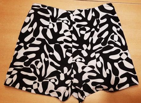 Predám mini sukňu-kraťasy  sinsay  veľ.m, sinsay,m