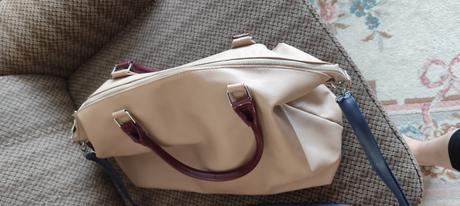 Veľká kabelka, atmosphere