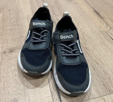 Tenisky, 32