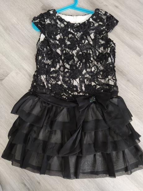 Spoločenské šaty, 122