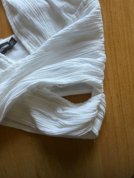 Prettylittlething crop top, s