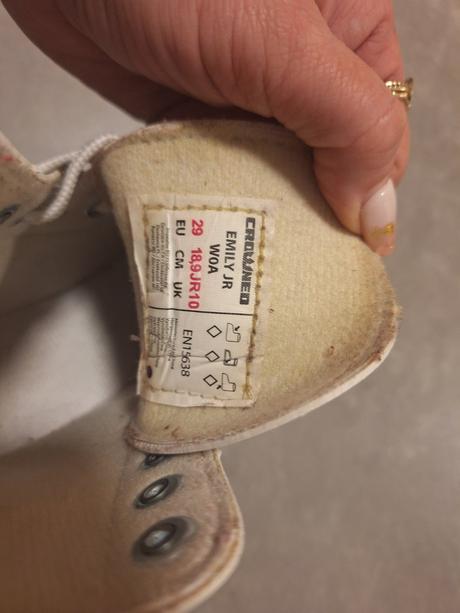 Korčule na lad, crowned,29