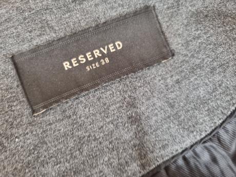 Sivé sako reserved 38, reserved,38