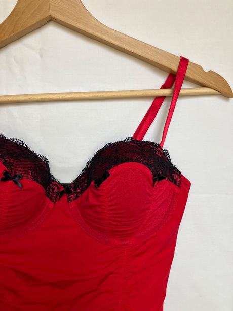 Dámsky červený čipkovaný korzet na ramienka, c&a,xs