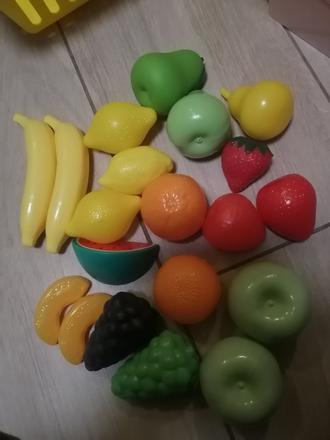 Plastové jedlo ovocie,