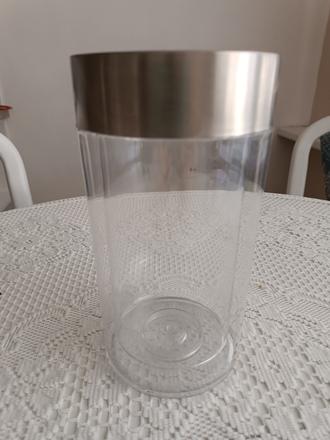 Chladiaca nádoba na fľašu,