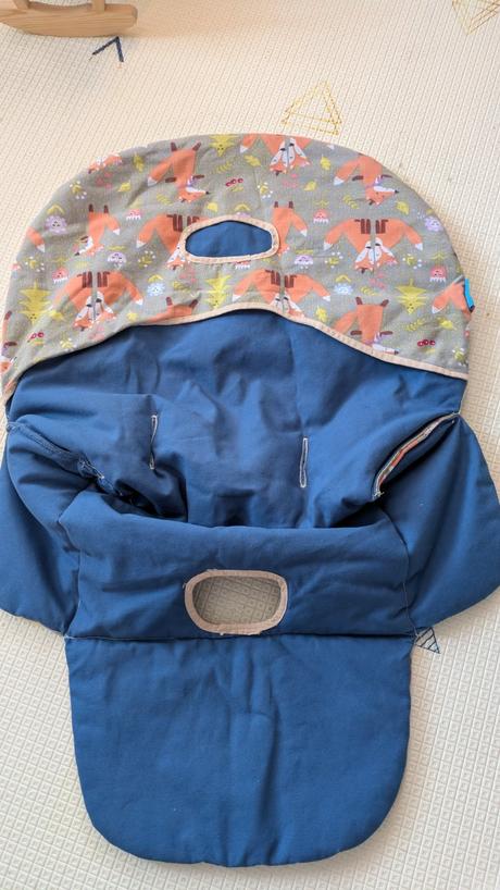 Univerzálny poťah na detskú jedálenskú stoličku, 