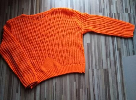 Neónový pulóver, 152