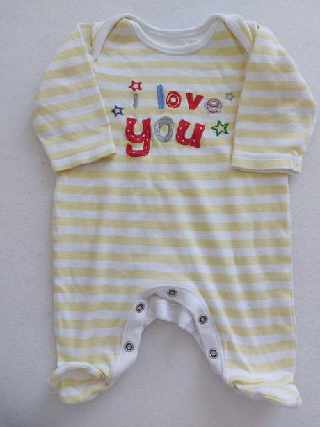 Pasikave pyzamko s napisom, 56