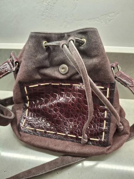 Kabelka môže byť aj crossbody, 