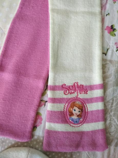 Čiapka a šál, 104