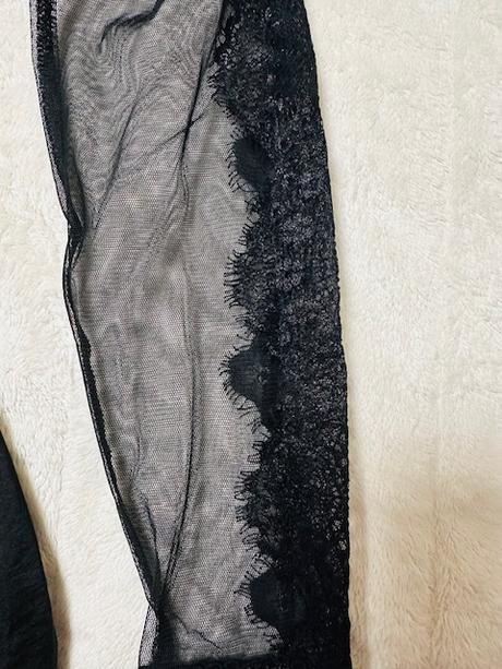 Krásna čierna blúzka s čipkou a tylom zn. magenta, m