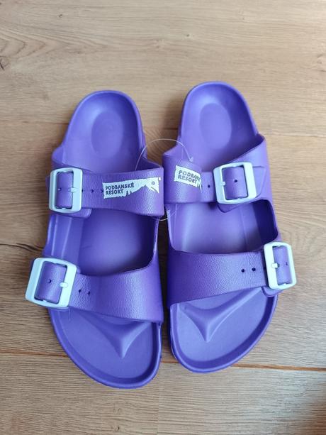 Fialove slapky 43, 43