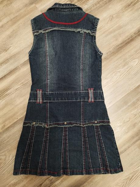 Frajerske riflové šaty, 134