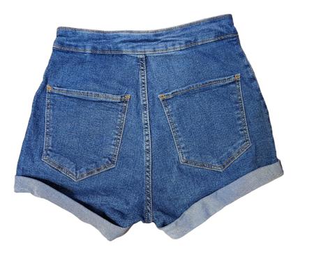 Štýlové riflové  šortky s vysokým pásom, bershka,34