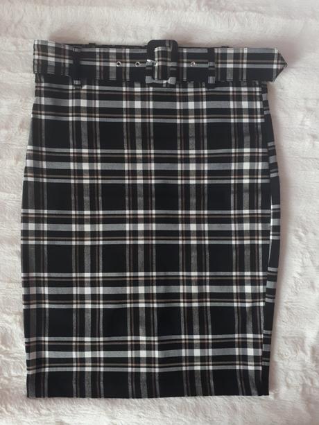 Károvaná sukňa s opaskom a zipsom, amisu,38