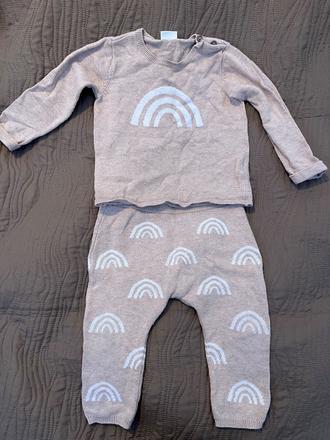 Next svetrík a nohavice, next