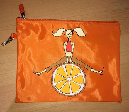 Väčšia taštička avon, avon