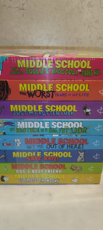 James patterson - middle school (series),