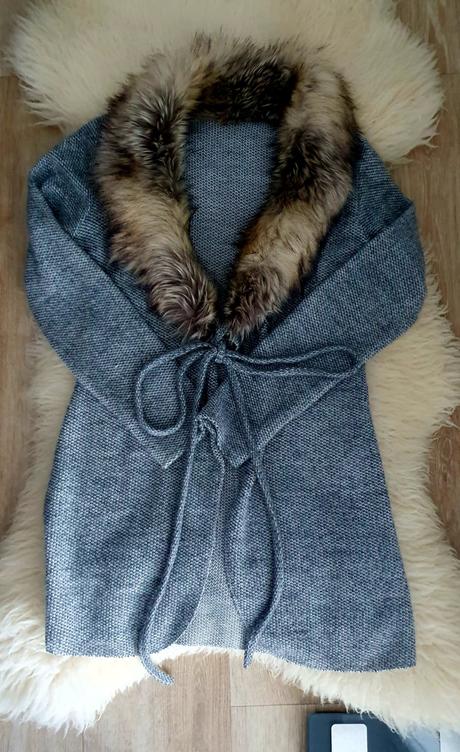 Kardigan s kozusinkou, 