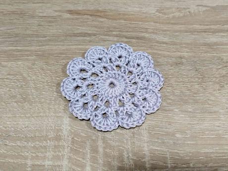 Háčkované podšálky 31,