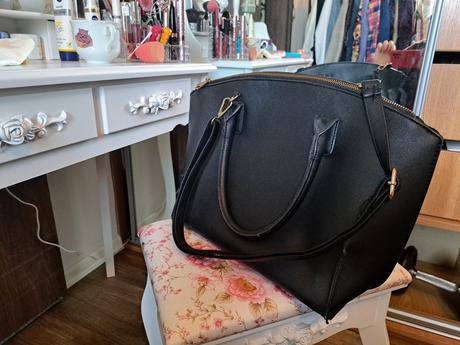 Čierna kabela, house