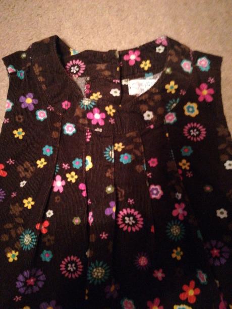 Mencestrove šaty, 104