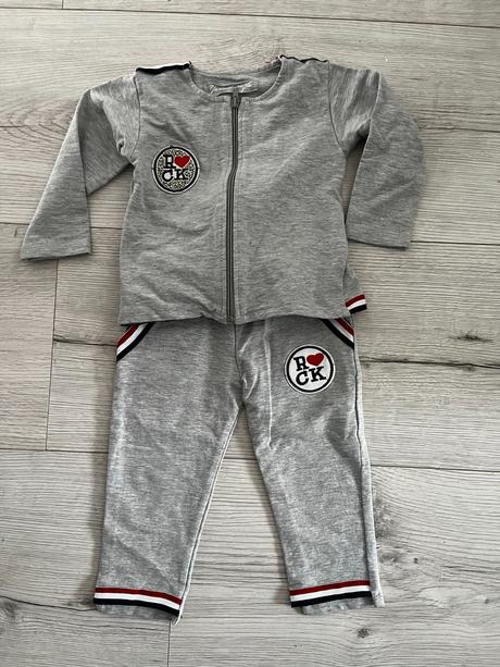 Sivá tepláková súprava, 86