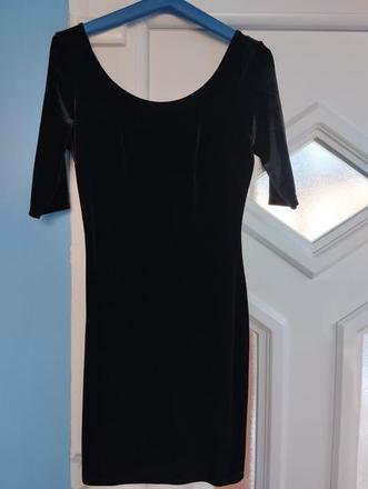 Čierne zamatové šaty, s