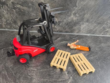 Bruder rôzne autá a doplnky - super stav, 