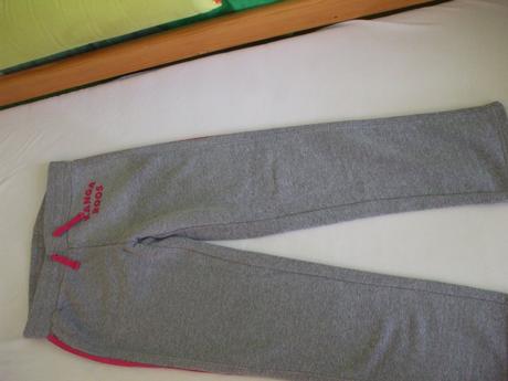 Tepláky zn. kangaroos, 146