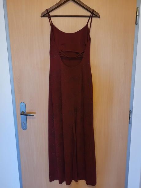 Spolocenske saty, 38