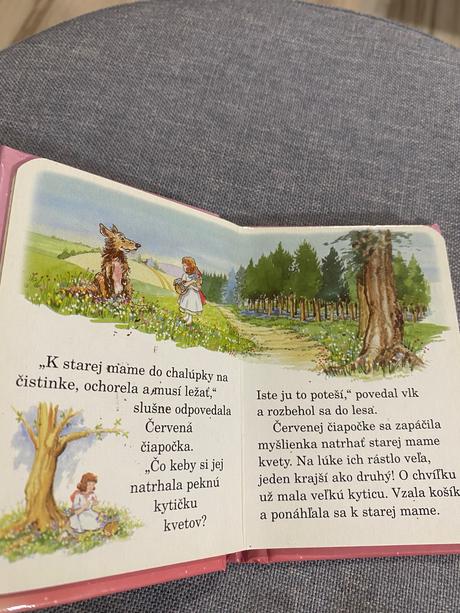 Stará retro mini knižka leporelo červená čiapočka,