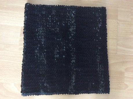 Cierny flitrovany top-s/m, s