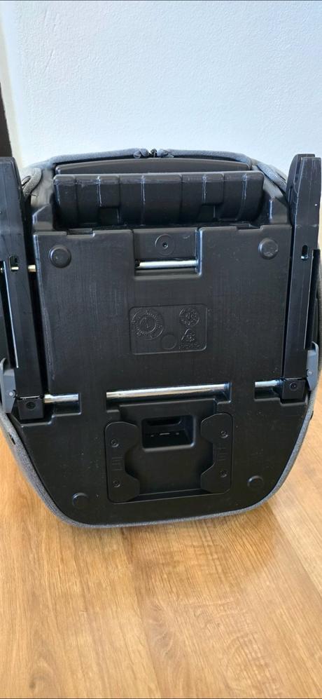 Podsedák s isofix, zopa