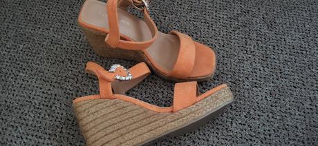 Oranžové semišové sandálky, 39
