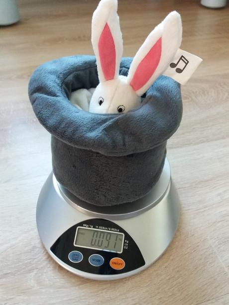 Zajko v klobúku uspávačik,