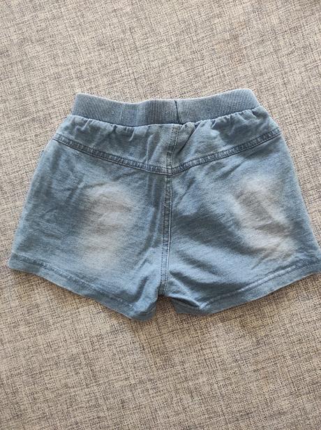 Predám šortky 128, disney,128