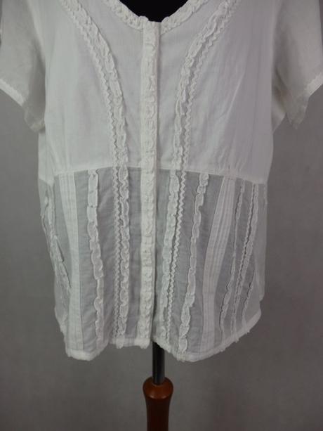 Kvalitná biela blúzka, 46